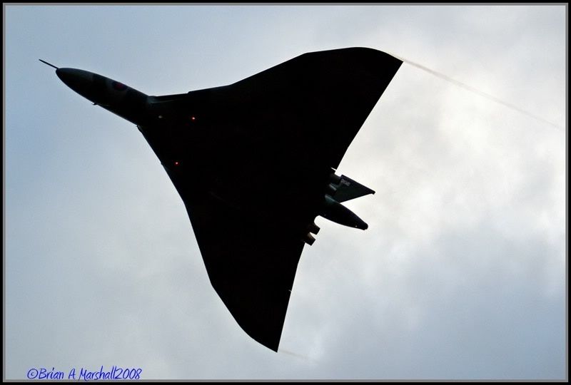 http://i5.photobucket.com/albums/y200/penpusher/Vulcan%20at%20Wyton%2004%20Sep%2008/10.jpg
