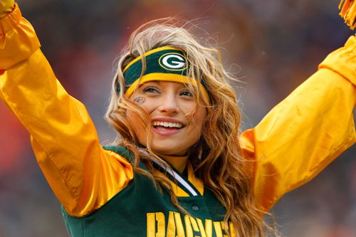 Packers Babes Vs. Steelers Babes (20 Images) » Pirate's Cove