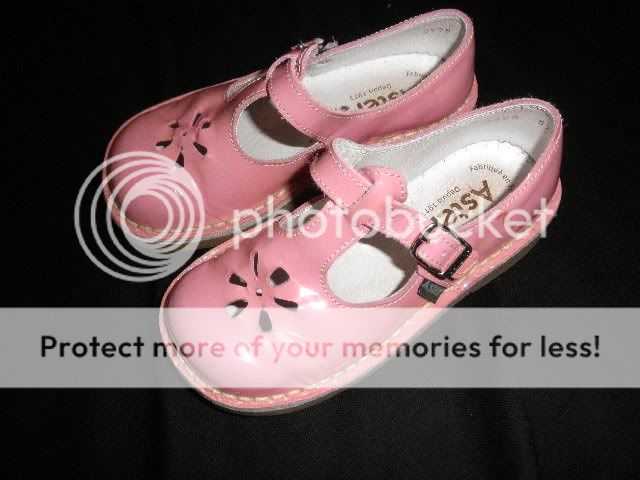 ASTER T Strap PINK patent Leather Mary Janes shoes girls size 26 US 9 