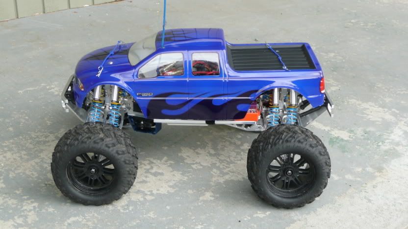 e maxx rc car