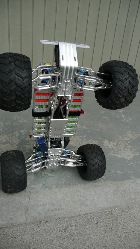 e maxx rc car