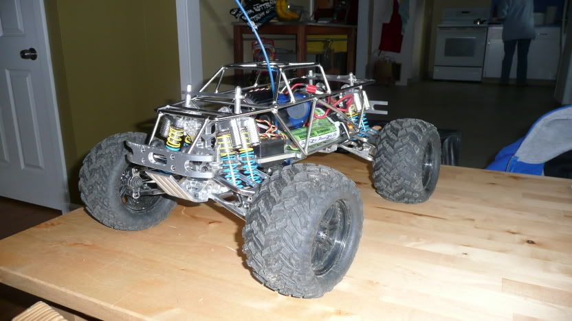 e maxx rc car
