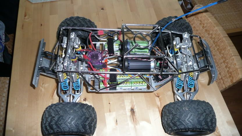e maxx rc car